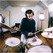 Musicista e Produttore discografico con 15 anni di esperienza professionale offre lezioni di Batteria