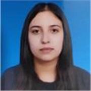 Profesora de biología y química con experiencia con niños y adolescentes