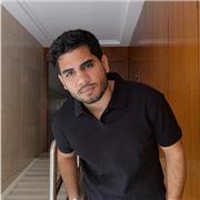 Licenciado en Idiomas (especialidad inglés) con más de 10 años de experiencia hablando el idioma a nivel profesional.