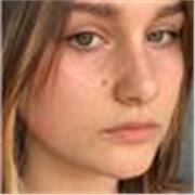 Etudiante en licence d'histoire ayant vécu 16 ans à Madrid. Bilingue et très attaché au pays