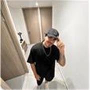 Soy compositor y productor musical con más de 10 años de experiencia.