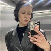 Manchester Metropolitan University graduate offering advanced English Language lessons and essay help