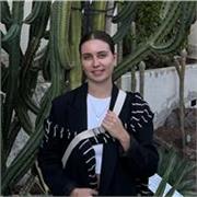 Profesora de español con tres años de experiencia