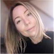 Madrelingua russo e laureata in pedagogica in lingua francese