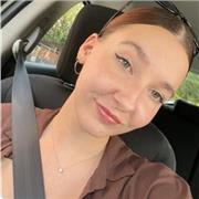 Estudiante nativa con 6 años de experiencia dando clases de inglés de todo nivel. Ayuda con deberes y preparación de exámenes