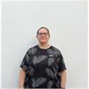 Profesora de inglés que imparte clases de la materia hasta la edad de 16 años