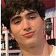 Profesor con alto nivel y con experiencia enseñando a niños de edades variadas 