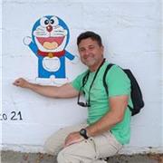 Profesor de educación física y natación para niños que se inician y adultos mayores que deseen aprender a nadar
