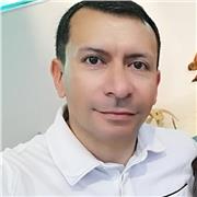 Profesor con cincos años de experiencia en enseñanza