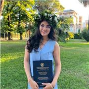 Ho 24 anni e sono laureata in Economia Aziendale, livello C2 in inglese, offro lezioni online o in presenza.