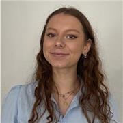 Passionnée par l’anglais depuis toujours et certifiée TOEIC niveau C1, je serais ravie de devenir votre English Teacher!