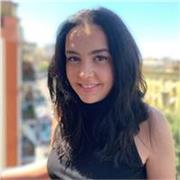 Già da bambina aiutavo i miei compagni di classe delle elementari e ho continuato così. Son di Cagliari e sono disponibile online.