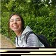 Estudiante titulada en C2 de Cambridge con pasión por enseñar.