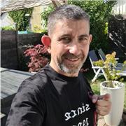 Professeur de boxe pieds poings depuis plus de 20 ans je peux vous accompagner dans votre projet de perfectionnement sportif et/ou de remise en forme