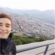 Soy graduada en Física y doy clases particulares de matemáticas, física y química para alumnos en la ESO, bach o universidad