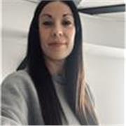 Sono un'autrice televisiva con esperienza ventennale disponibile per lezioni online di scrittura creativa e copywriting