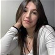 Ragazza offre ripetizioni di inglese a ragazzi che frequentano medie ed elementari