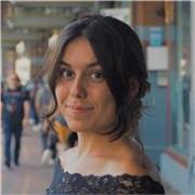 Estudiante de último curso de Geografía apta para edades de secundaria a bachillerato