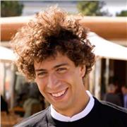 Laureato impartisce lezioni di matematica (primaria e secondaria), italiano, inglese base, storia, geografia