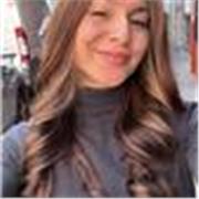 Mi nombre es Paula, soy una estudiante en la universidad de Huelva, actualmente estoy acabando la carrera de Educación Primaria, pero posteriormente realicé la Formación Profesional de Educación Infantil, soy una chica con bastante experiencia con niños y