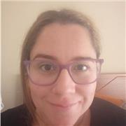 Profesora ofrece clases online de ciencias
