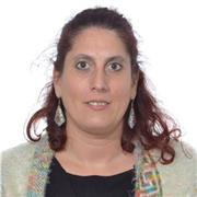 Persona con gran flexibilidad, en principio impartiré clases de Español para Extranjeros, aunque como Licenciada en Historia y con el título CAP podría dar más materias adaptándome al alumno.