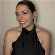 Pedagoga, especializada en apoyo escolar, especialmente con niñas y niños con dificultades en el aprendizaje