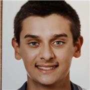 diplomato liceo scientifico scienze applicate e ora laureando in economia e commercio a Venezia