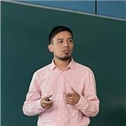 Ph.D.C. Profesor de economía con especialidad en análisis matemático