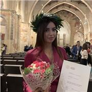 Offro lezioni private per alunni delle elementari, medie e superiori con 6 anni di esperienza in questo campo.