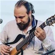 Laureato in chitarra presso conservatorio impartisce lezioni di chitarra classica e moderna, jazz, rock, pop, teoria e solfeggio, arrangiamento e composizione