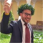Laureato in Lettere Moderne (Laurea Magistrale) offre lezioni di latino