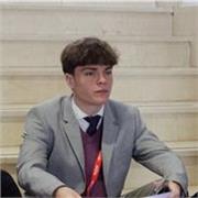 Nativo español, estudiante universitario, me comunico en inglés y no es mi primer contacto formando