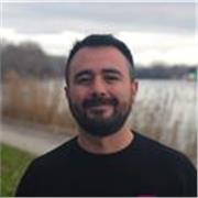 Ciao! Sono un laureato con Master in Comunicazione Sociale e offro lezioni di spagnolo, sia online che in presenza. Con tre anni d