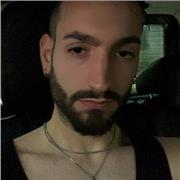 Biologia per ragazzi di liceo ed Università di Napoli. 
Laureato in biotecnologie e futuro medico