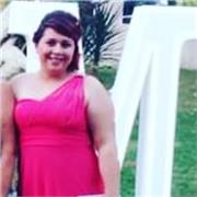 Profesora de apoyo escolar a nivel del colegio