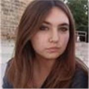 Soy una estudiante de 16 años que está en busca de un trabajo de verano y me gustaría poder ayudar a los más pequeños.
