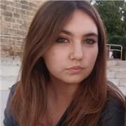 Soy una estudiante de 16 años que está en busca de un trabajo de verano y me gustaría poder ayudar a los más pequeños.