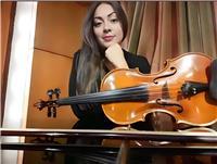 Profesora de violín, especialista en el método Suzuki, enseñanza prioritaria a niños de entre 4 a 15 años.