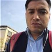 Profesor de matemáticas imparte clases a nivel básico y media superior