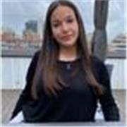 Me defino como una chica muy atenta, paciente, calmada y que contesta muy bien con los niños. Querría ayudar niños de primaria.