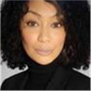 I am an experienced English tutor specialising in preparing students for middle school, high school and the Baccalaureate