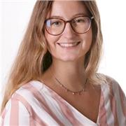 Profesora de oposiciones de Agente de Hacienda para personas que quieran empezar