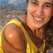 Profesora de yoga y meditación (técnica YOMU). Niñera profesional. Estudiante de psicomotricidad