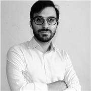 Studenti universitari che stanno preparando esami o vogliono approfondire lo studio del dirito pubblico