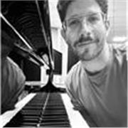 Pianista y Profesor de piano con experiencia enseñando a alumnos de todos los niveles
