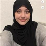 Jeune fille ayant deux ans d'expérience en garde d'enfant et aide aux devoirs de primaire.