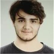 Ragazzo con più certificazioni Cambridge pronto ad aiutare