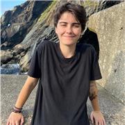 Graduada en Historia y máster en Formación del Profesorado para Secundaria y Formación Profesional, Bachillerato y FP. Oviedo, Ast