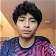 Profesor de matemática que imparte clases a escolares